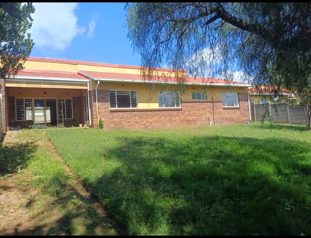 3 bed property to rent in LUIPAARDSVLEI